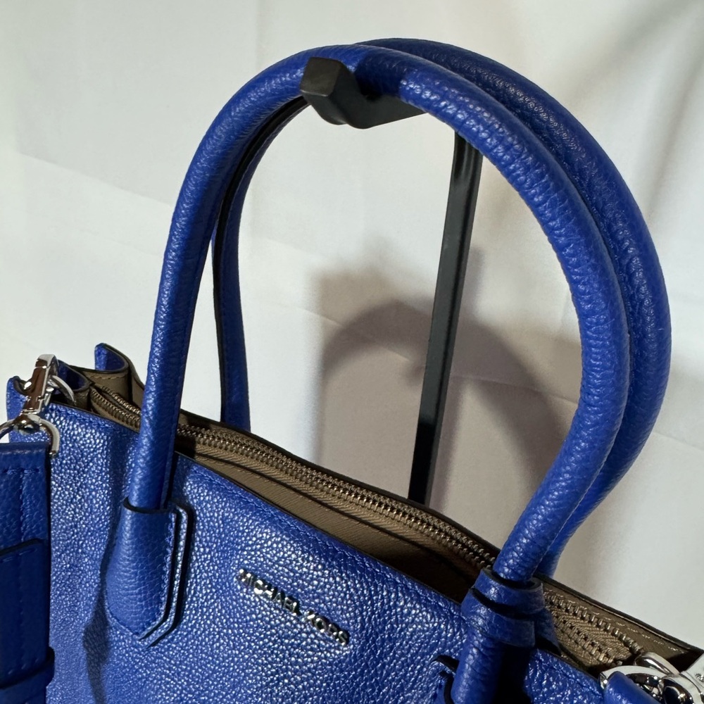 Michael Kors Blue Mercer Leather Convertible Tote with matching wallet - Picture 6 of 16